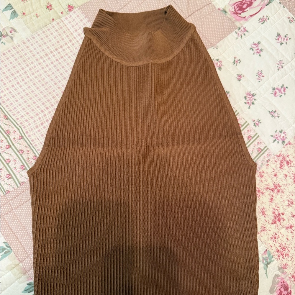 Babaton Ribbed Camel Top